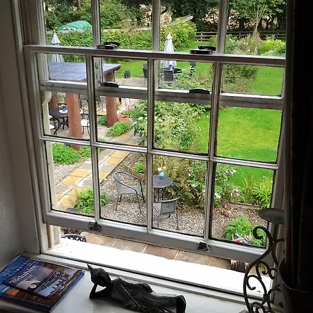 Lowther House Bed & Breakfast 4*